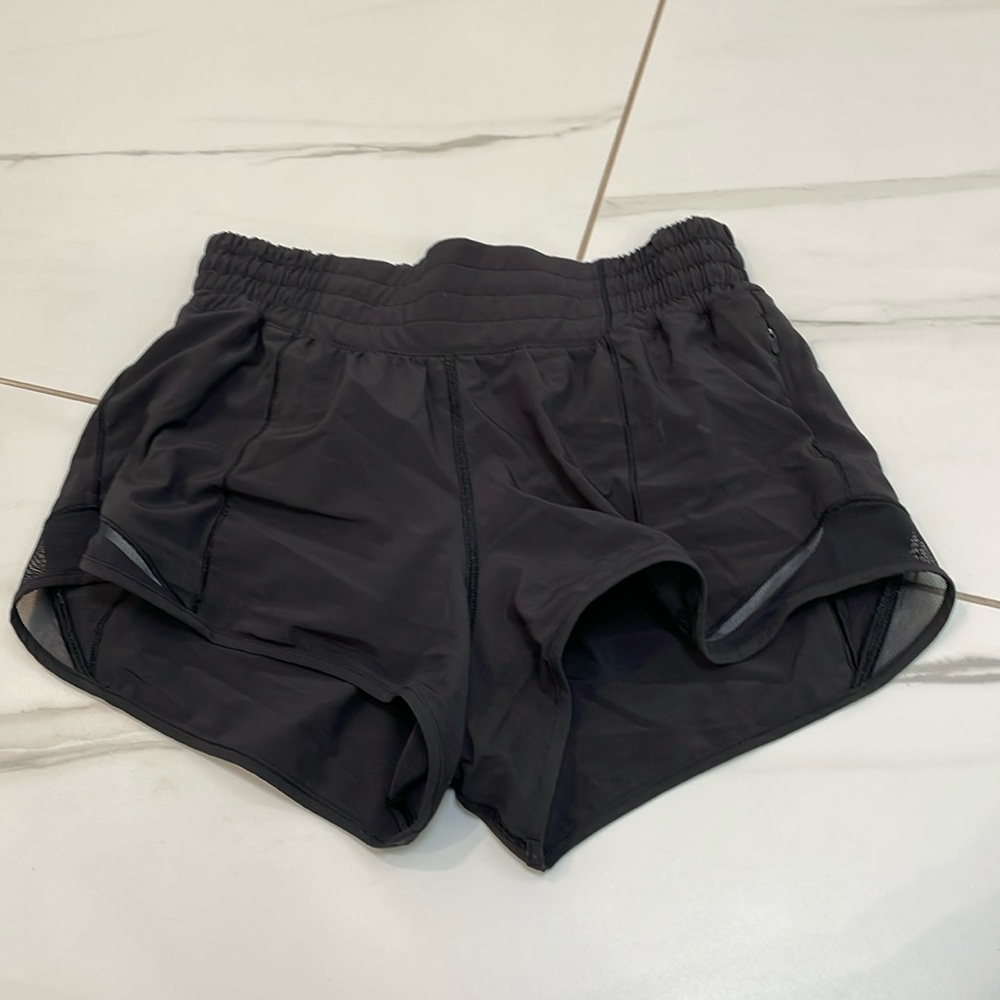 Hotty Hot High-Rise Lululemon Black Shorts 2.5”